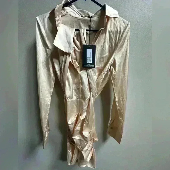NWT | PrettyLittleThing Champagne Satin Ruched Shirt Dress | Women’s Size US 6 - Picture 5 of 14